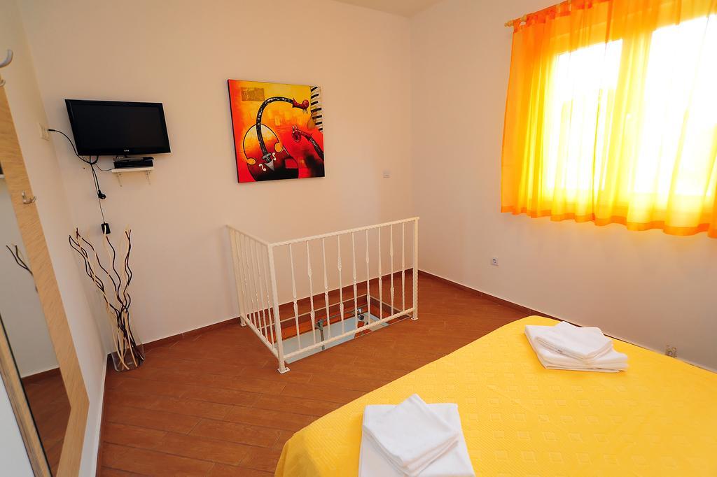 Apartments Ka - Ro Bibinje Bilik gambar