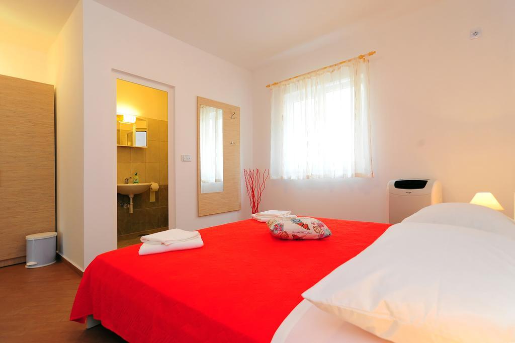 Apartments Ka - Ro Bibinje Bilik gambar
